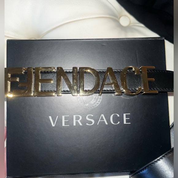 💎 Fendace (Fendi x Versace) black/gold belt - AMAZING condition - XL/110 w box - Picture 3 of 8